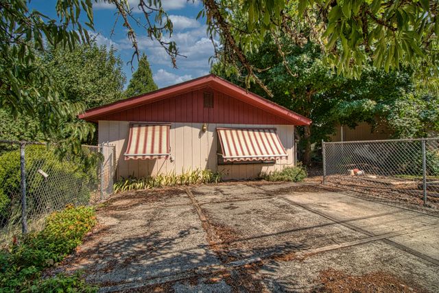 317 Lister St, Cave Junction, OR 97523