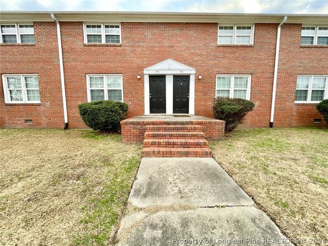 1913 King George Dr, Fayetteville, NC 28303