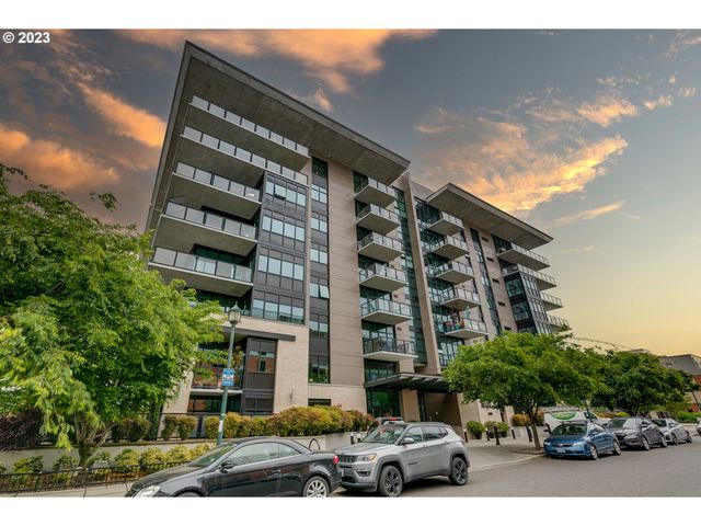 1830 NW Riverscape St #411, Portland, OR 97209