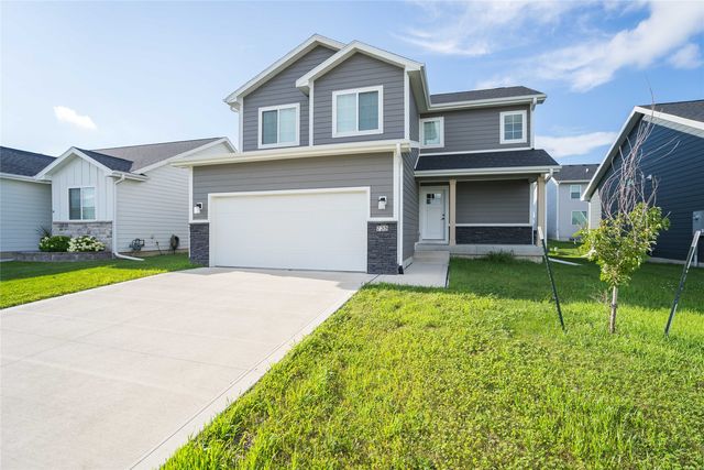 735 SE Mesa Dr, Waukee, IA 50263