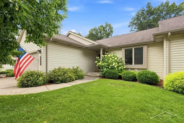 2609 Schade West Dr, Midland, MI 48640