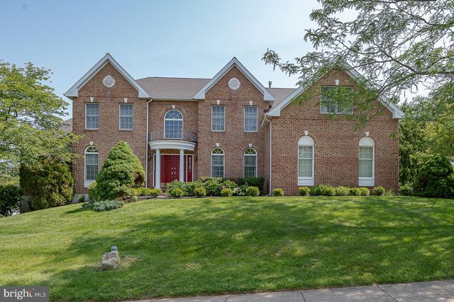 627 Olympia Hills Cir, Berwyn, PA 19312