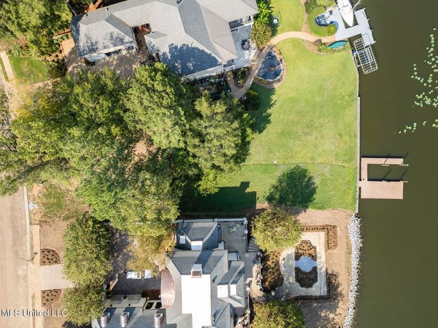143 Overlook Pointe Dr, Ridgeland, MS 39157