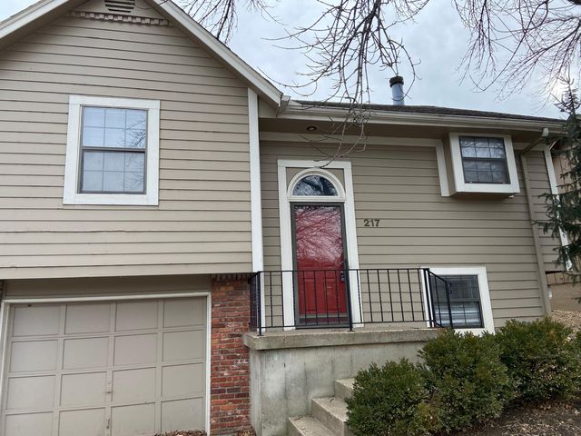 217 W  132nd St, Kansas City, MO 64145