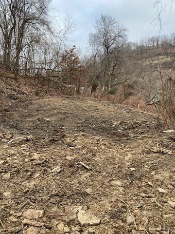108 Wood St, Homestead, PA 15120