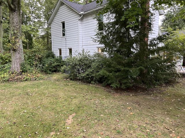 2863 Pickle Rd, Akron, OH 44312