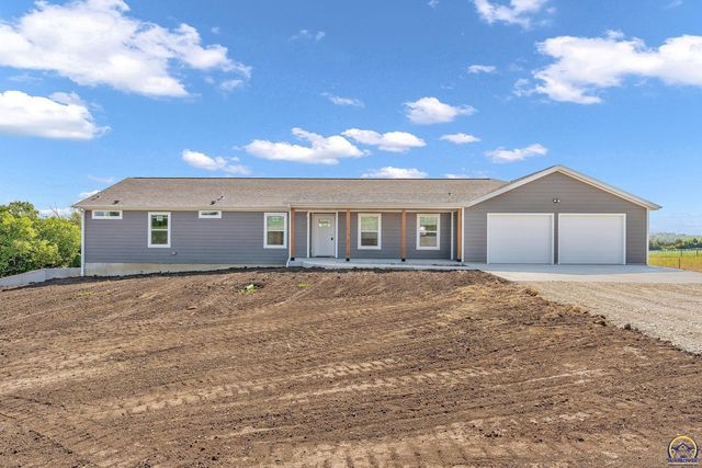 6126 NE Kincaid Rd, Topeka, KS 66617
