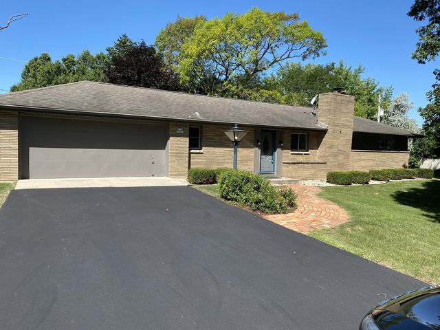 W126S6477 Chesterton Ct, City of muskego, WI 53150