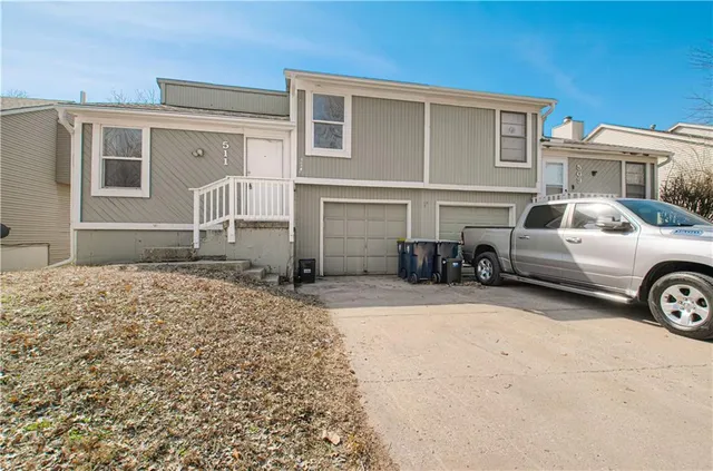 511 E  97th Ter, Kansas City, MO 64131