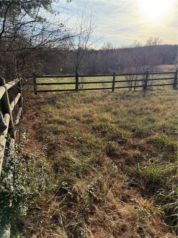 N  Starr Dr, Fayetteville, AR 72701