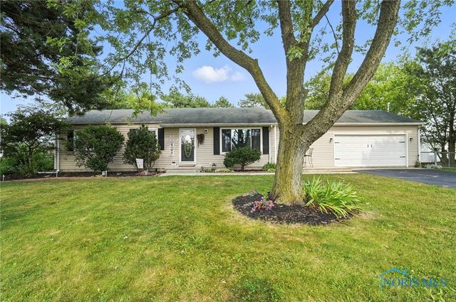 24818 Fort Meigs Rd, Perrysburg, OH 43551