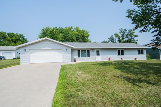 1006 Front St, Hawley, MN 56549