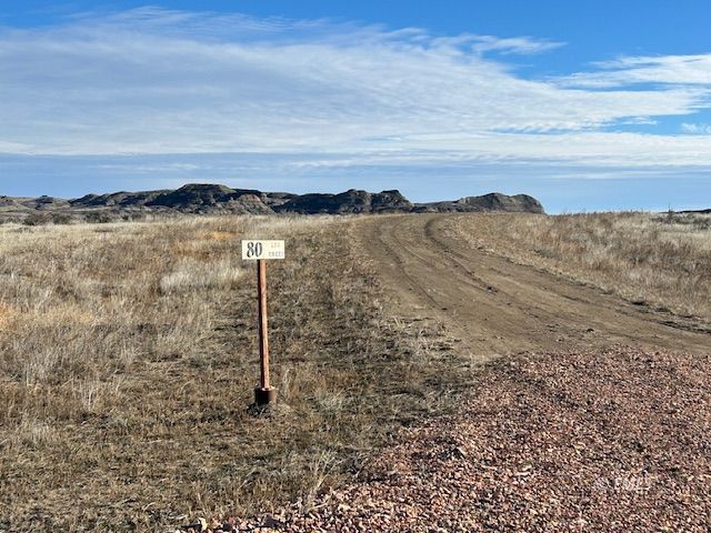 80 Log Creek Rd, Miles City, MT 59301