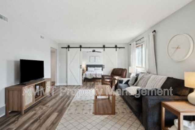 743 Westwinds Dr #3, Iowa City, IA 52246