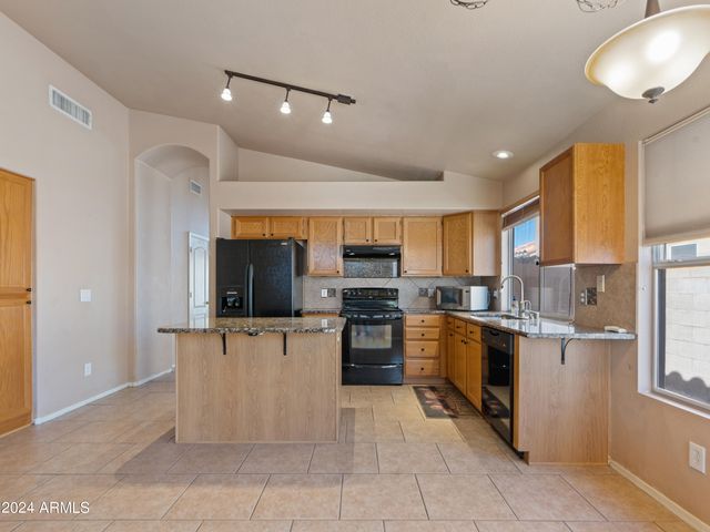 9733 W  Runion Dr, Peoria, AZ 85382