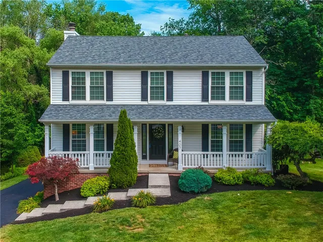 407 Poplar Ct, Coraopolis, PA 15108