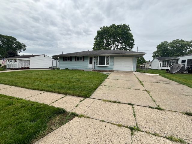 125 Quaker Rd, Heath, OH 43056