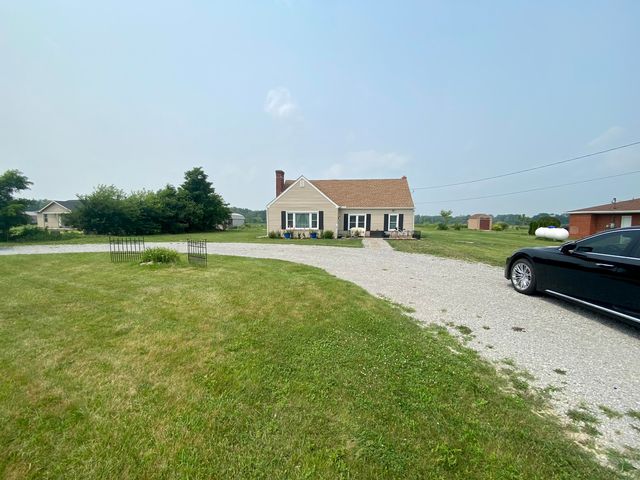 9409 State Route 571, Laura, OH 45337