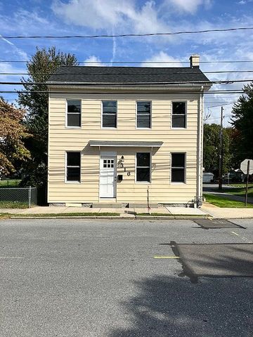 316 N  Market St, Mechanicsburg, PA 17055