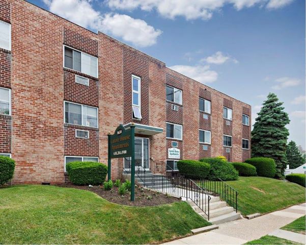 8640-8650 W  Chester Pike #304, Upper Darby, PA 19082