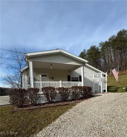 1695 Sugar Camp Rd, Mineral Wells, WV 26150