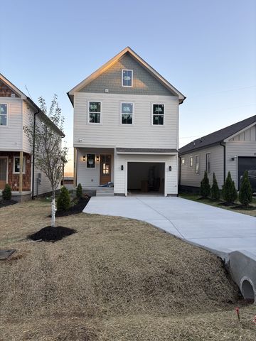 635 Claridge Dr, Nashville, TN 37214
