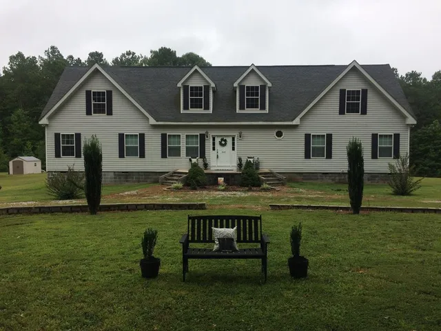 848 Paulett Lane Ext, Blackstone, VA 23824