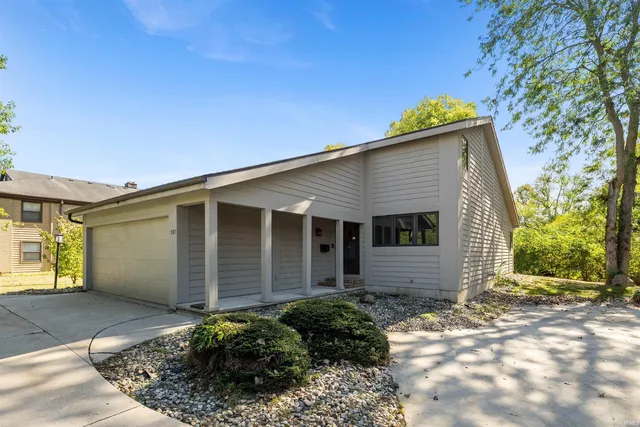 271 N  McClellan St #105, Auburn, IN 46706