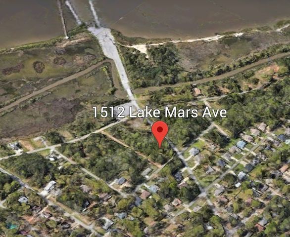 1512 Lake Mars Ave, Ocean Springs, MS 39564