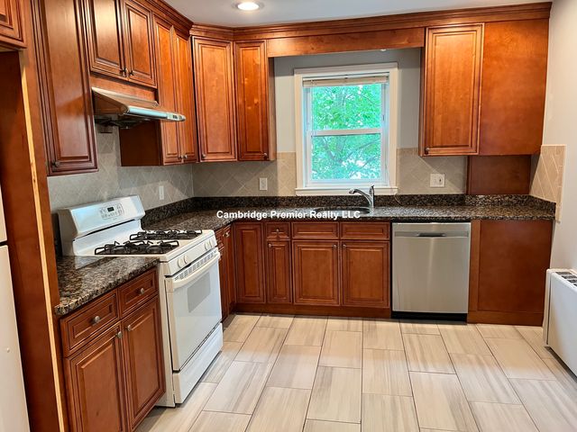 157 Walden St, Cambridge, MA 02140