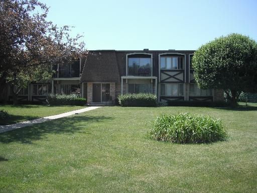 5715 Park Pl #J1, Crestwood, IL 60418
