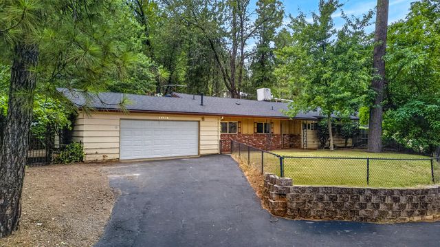 20378 Lakeview Dr, Lakehead, CA 96051