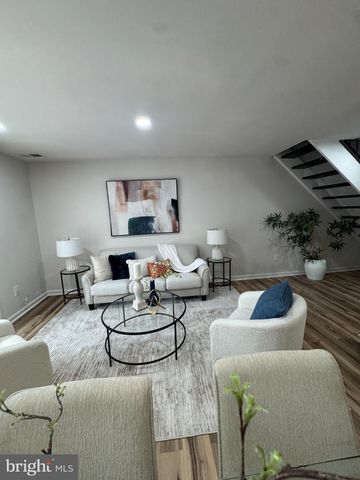 2292 White Cornus Ln, Reston, VA 20191