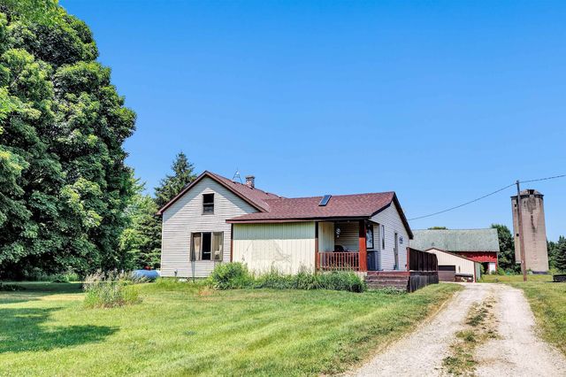 3814 Airport Rd, Oconto, WI 54153