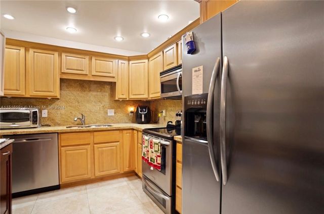 1801 S  Flagler Dr #104, West Palm Beach, FL 33401
