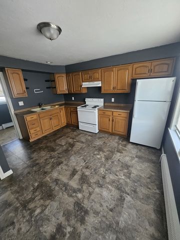 139 Covel St #1, Fall River, MA 02723