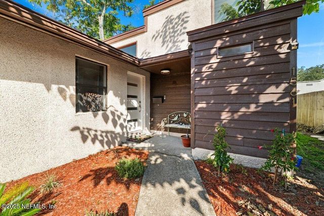 1561 ARCADIA Drive, Jacksonville, FL 32207