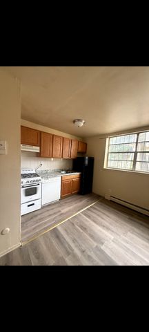 75 E  Park St #8A, East Orange, NJ 07017
