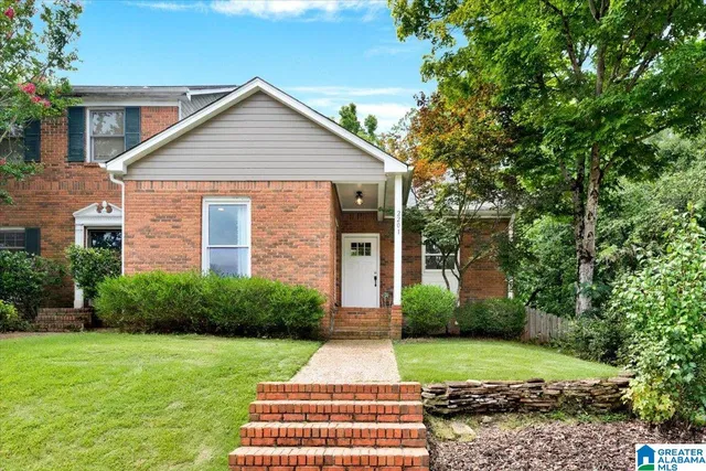 2201 Ascot Ln, Vestavia Hills, AL 35216