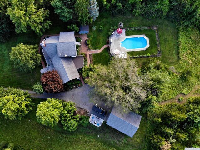 67 Winter Hill Rd, Ghent, NY 12075