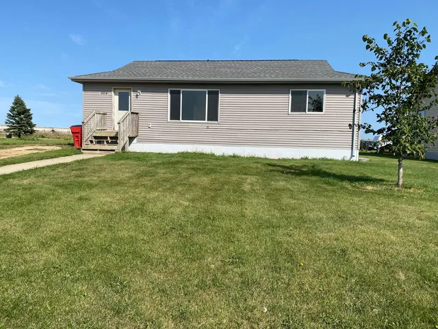 304 Kelsey St, Elkton, SD 57026