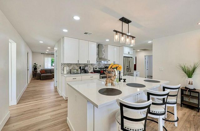 8117 E  Osborn Rd, Scottsdale, AZ 85251