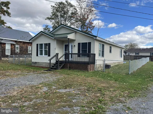 210 Seneca Ave, Oakland, MD 21550