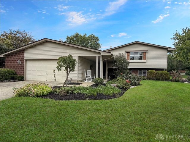 841 Rockcreek Dr, Dayton, OH 45458