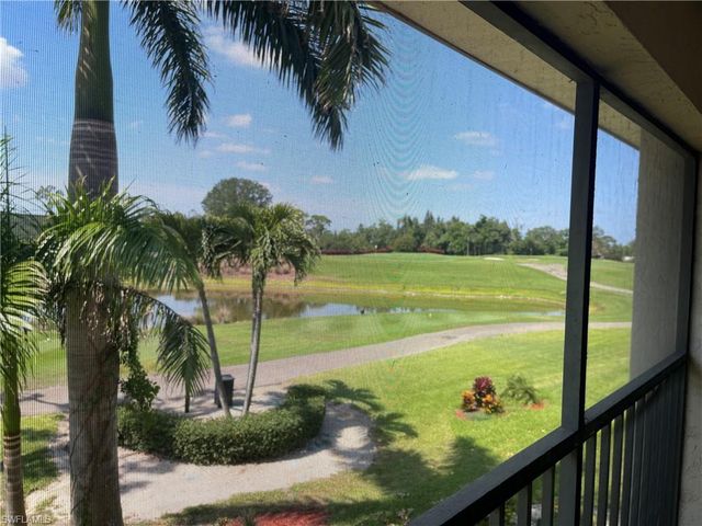 5610 Trailwinds Dr #323, Fort Myers, FL 33907