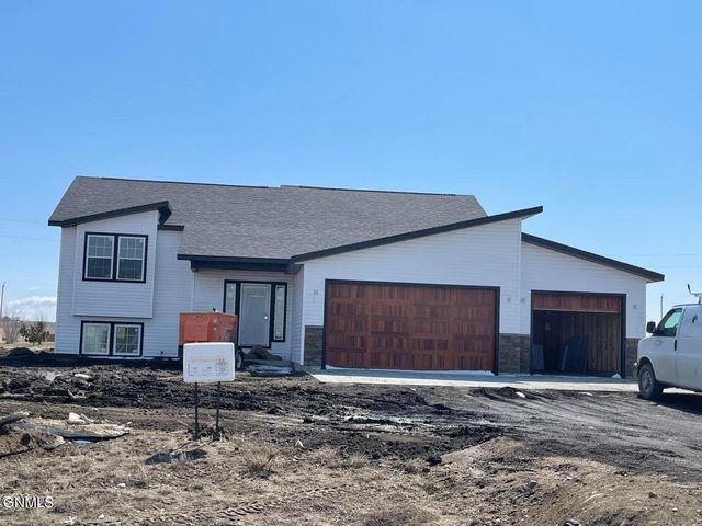 13680 Mulberry Loop NW, Williston, ND 58801