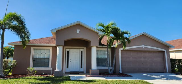 2573 Nature Pointe Loop, Fort Myers, FL 33905