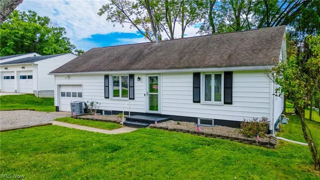 3120 Dale Rd, Zanesville, OH 43701