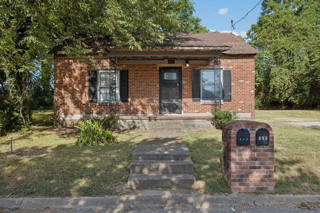 808 Woodside St, Columbia, TN 38401