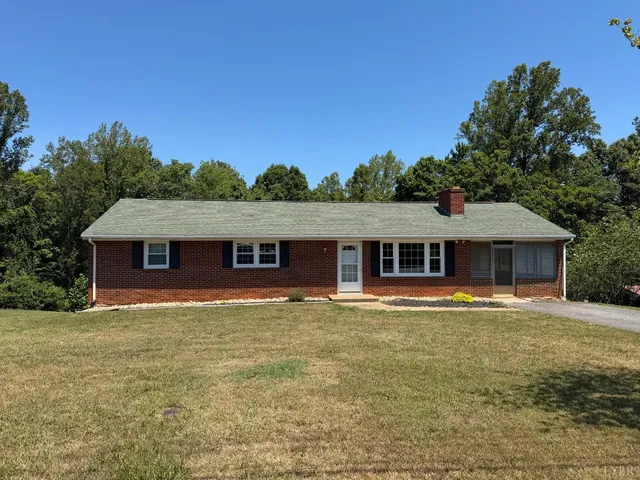 182 Orchard Dr, Madison Heights, VA 24572